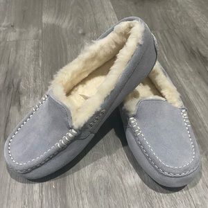UGG Mocassins